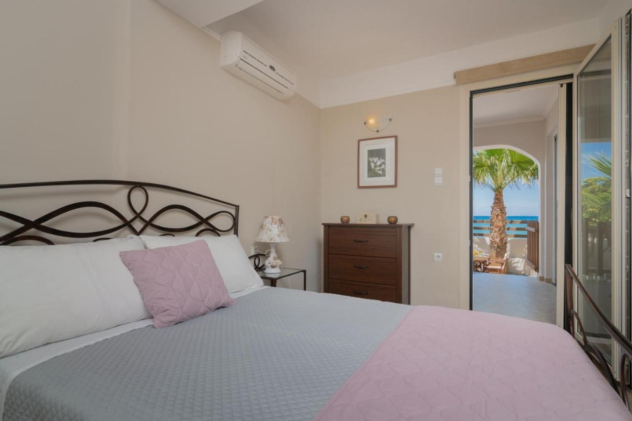 Villa Elizabeth - Seafront Classic Villa! อาร์กาซี ภายนอก รูปภาพ