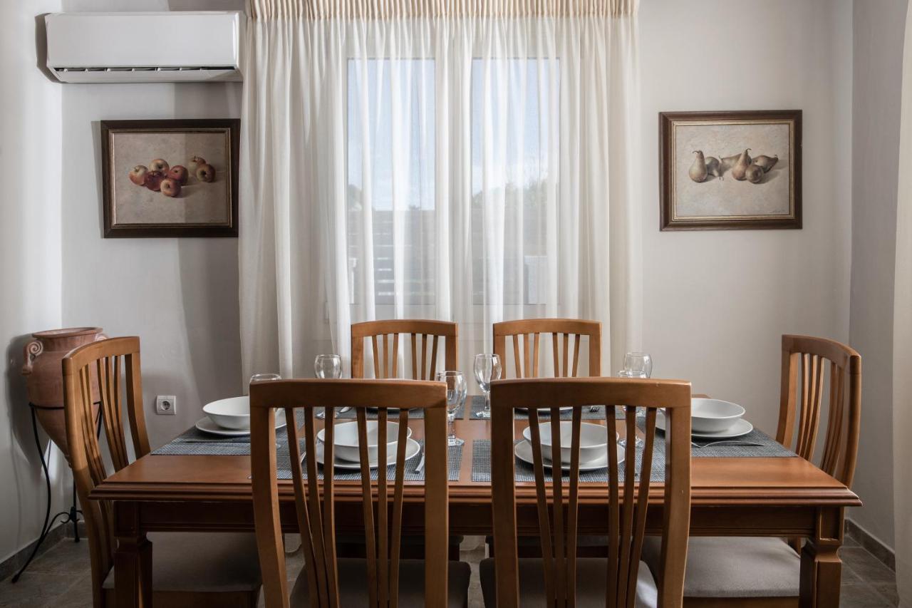 Villa Elizabeth - Seafront Classic Villa! อาร์กาซี ภายนอก รูปภาพ